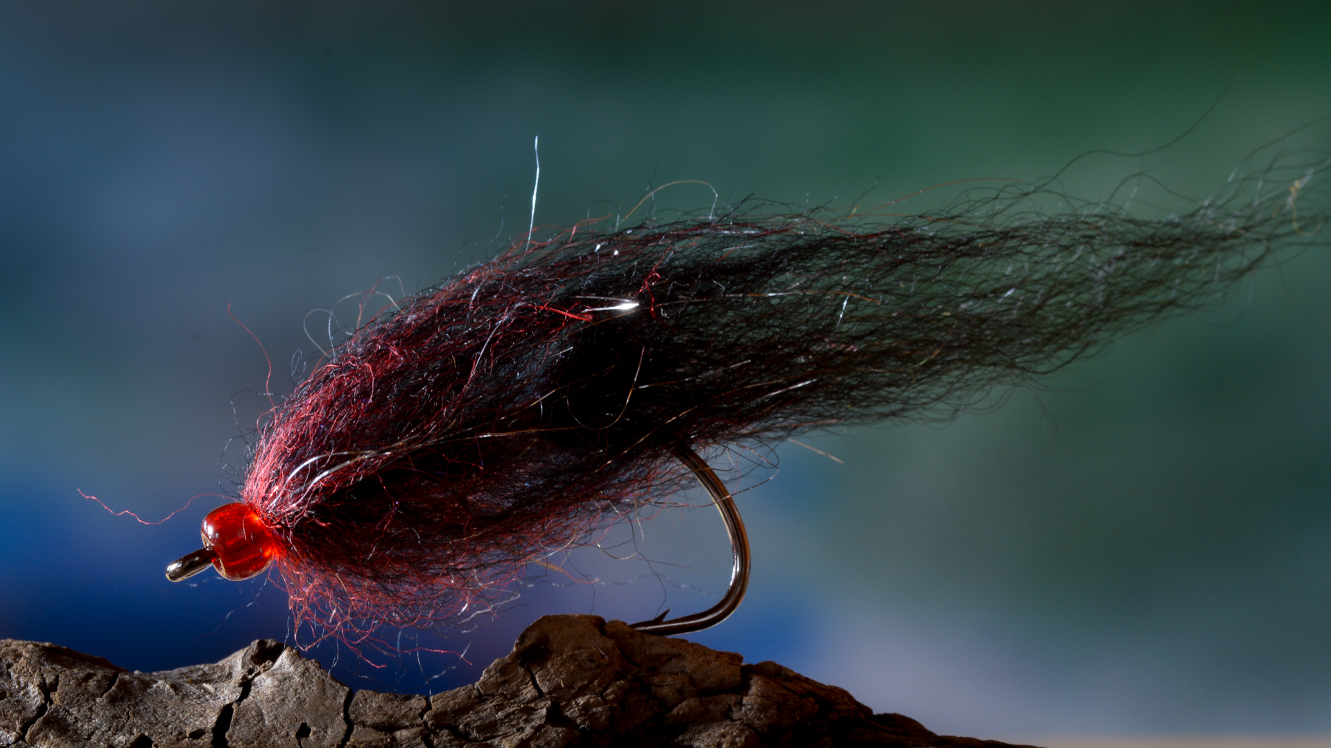 Maroon'n'black Wool Leech - trout streamer fly tying - Michael Jensens  Angling